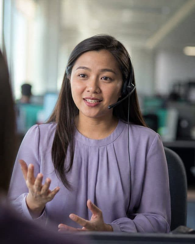 Contact-centre coach at work